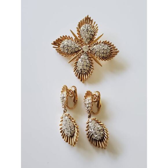 Rare Crown Trifari Maltese Brooch and Earring Set - Picture 1 of 9